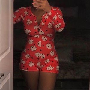 women-pajama-onesies-nightwear
